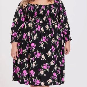 NWOT Torrid 5x BLACK FLORAL CHALLIS SMOCKED DRESS